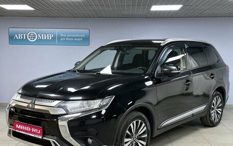Mitsubishi Outlander III рестайлинг 3, 2019 год, 1 875 000 рублей, 1 фотография