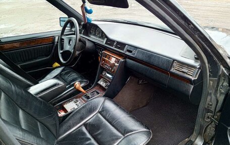 Mercedes-Benz W124, 1992 год, 450 000 рублей, 1 фотография