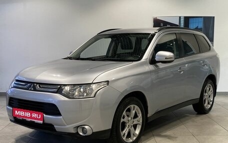 Mitsubishi Outlander III рестайлинг 3, 2012 год, 1 249 000 рублей, 1 фотография