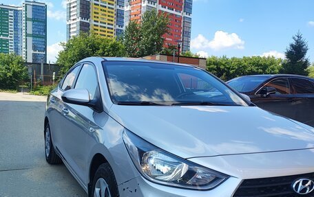 Hyundai Solaris II рестайлинг, 2017 год, 1 500 000 рублей, 3 фотография