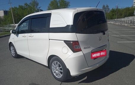 Honda Freed I, 2011 год, 850 000 рублей, 5 фотография