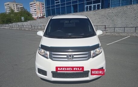 Honda Freed I, 2011 год, 850 000 рублей, 2 фотография