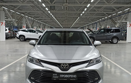 Toyota Camry, 2018 год, 1 999 000 рублей, 2 фотография