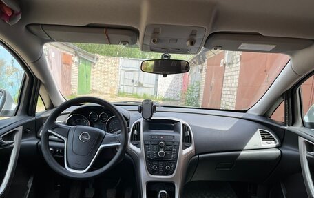 Opel Astra J, 2011 год, 800 000 рублей, 3 фотография
