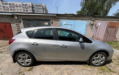 Opel Astra J, 2011 год, 800 000 рублей, 8 фотография