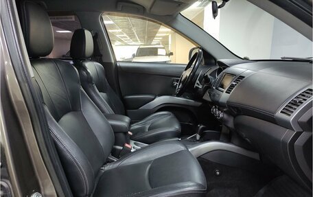 Mitsubishi Outlander III рестайлинг 3, 2011 год, 967 000 рублей, 10 фотография