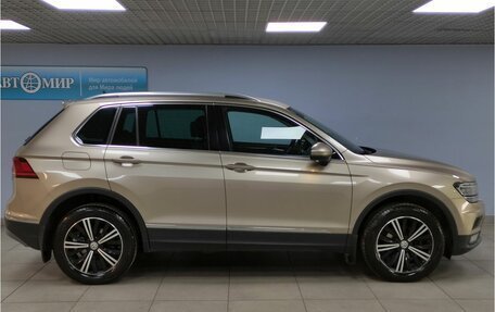 Volkswagen Tiguan II, 2018 год, 2 125 000 рублей, 4 фотография
