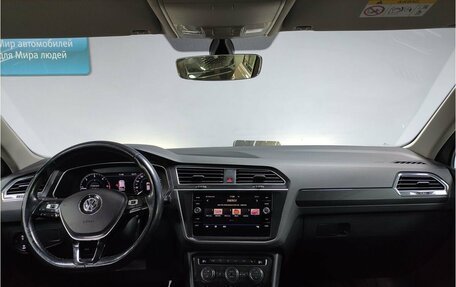Volkswagen Tiguan II, 2018 год, 2 125 000 рублей, 10 фотография
