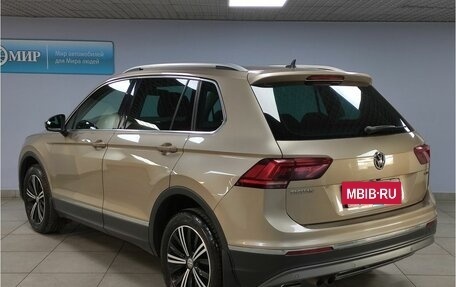 Volkswagen Tiguan II, 2018 год, 2 125 000 рублей, 7 фотография