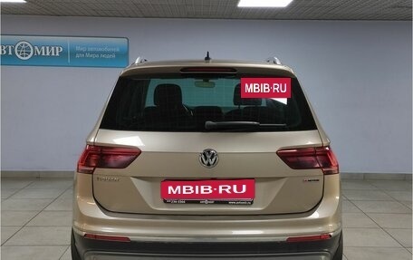 Volkswagen Tiguan II, 2018 год, 2 125 000 рублей, 6 фотография