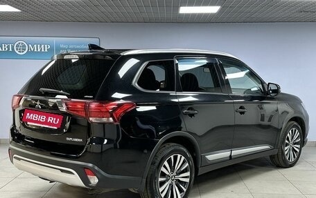 Mitsubishi Outlander III рестайлинг 3, 2019 год, 1 875 000 рублей, 5 фотография