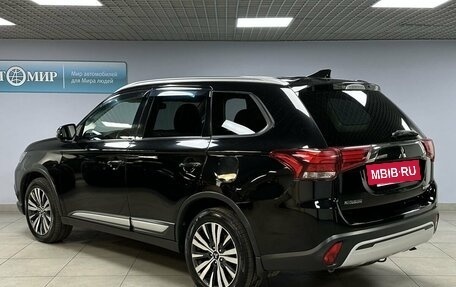 Mitsubishi Outlander III рестайлинг 3, 2019 год, 1 875 000 рублей, 7 фотография