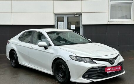 Toyota Camry, 2018 год, 1 360 000 рублей, 3 фотография