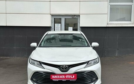 Toyota Camry, 2018 год, 1 360 000 рублей, 2 фотография