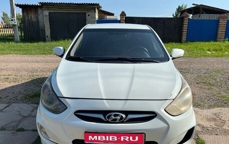 Hyundai Solaris II рестайлинг, 2011 год, 650 000 рублей, 1 фотография