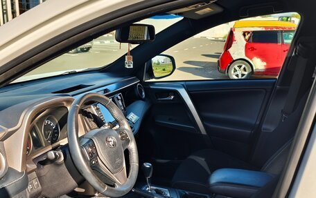 Toyota RAV4, 2018 год, 3 000 000 рублей, 8 фотография