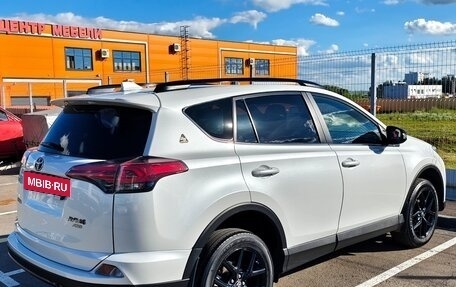 Toyota RAV4, 2018 год, 3 000 000 рублей, 6 фотография