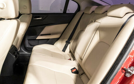 Jaguar XE I рестайлинг, 2015 год, 1 399 585 рублей, 10 фотография