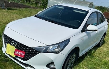 Hyundai Solaris II рестайлинг, 2021 год, 1 260 000 рублей, 4 фотография