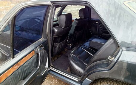 Mercedes-Benz W124, 1992 год, 450 000 рублей, 6 фотография