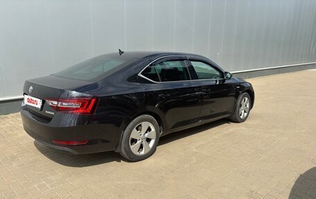 Skoda Superb III рестайлинг, 2016 год, 1 880 000 рублей, 6 фотография