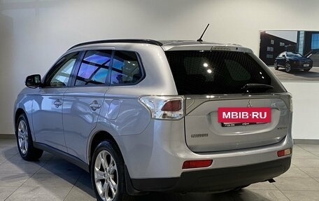 Mitsubishi Outlander III рестайлинг 3, 2012 год, 1 249 000 рублей, 7 фотография