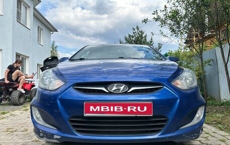 Hyundai Solaris II рестайлинг, 2013 год, 800 000 рублей, 1 фотография