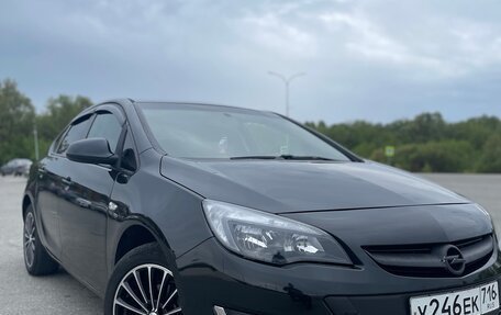 Opel Astra J, 2012 год, 690 000 рублей, 1 фотография