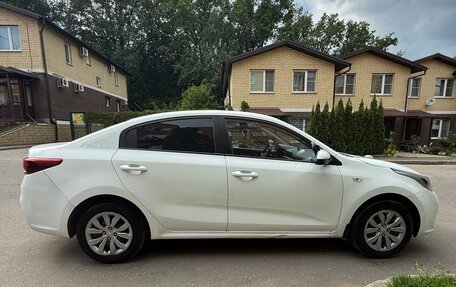 KIA Rio IV, 2017 год, 800 000 рублей, 6 фотография