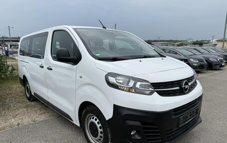 Opel Vivaro, 2022 год, 2 472 000 рублей, 7 фотография
