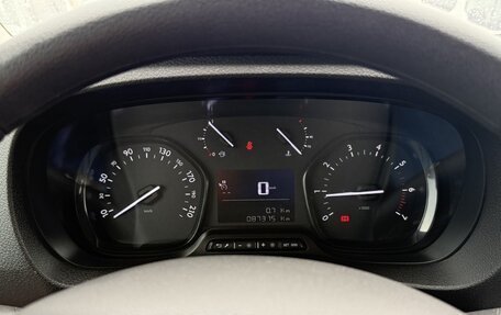 Opel Vivaro, 2022 год, 2 472 000 рублей, 14 фотография