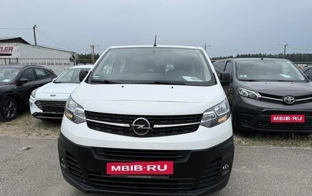 Opel Vivaro, 2022 год, 2 472 000 рублей, 8 фотография