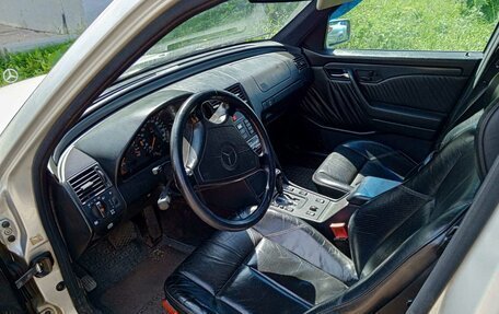 Mercedes-Benz C-Класс, 1994 год, 700 000 рублей, 2 фотография
