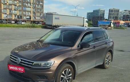 Volkswagen Tiguan II, 2019 год, 2 420 000 рублей, 2 фотография