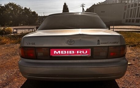Toyota Camry, 1994 год, 300 000 рублей, 4 фотография