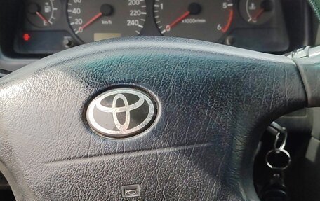 Toyota Avensis III рестайлинг, 2001 год, 570 000 рублей, 11 фотография