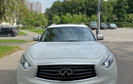 Infiniti QX70, 2013 год, 2 300 000 рублей, 2 фотография