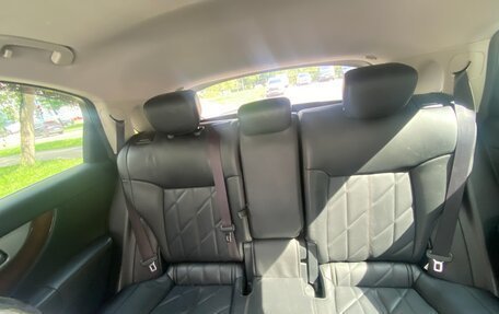 Infiniti QX70, 2013 год, 2 300 000 рублей, 10 фотография