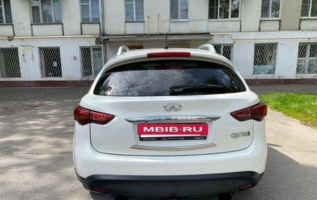 Infiniti QX70, 2013 год, 2 300 000 рублей, 5 фотография