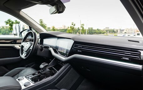 Volkswagen Touareg III, 2019 год, 4 949 898 рублей, 12 фотография