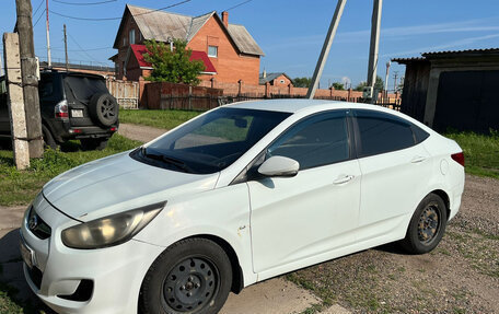 Hyundai Solaris II рестайлинг, 2011 год, 650 000 рублей, 4 фотография