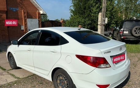 Hyundai Solaris II рестайлинг, 2011 год, 650 000 рублей, 3 фотография