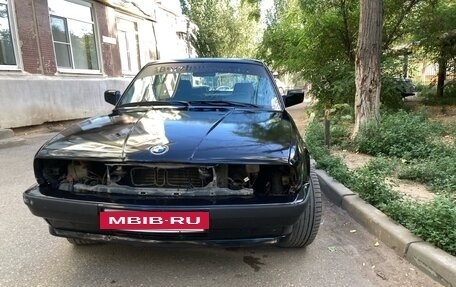 BMW 5 серия, 1990 год, 450 000 рублей, 13 фотография