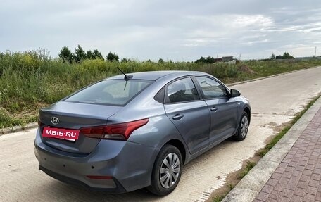 Hyundai Solaris II рестайлинг, 2017 год, 850 000 рублей, 2 фотография