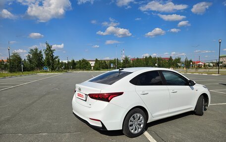 Hyundai Solaris II рестайлинг, 2019 год, 1 350 000 рублей, 4 фотография
