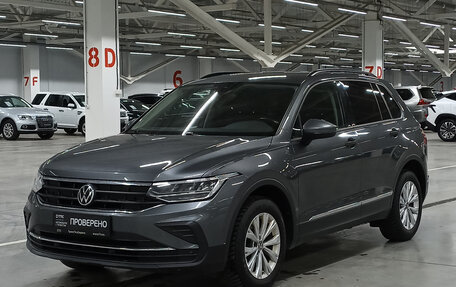 Volkswagen Tiguan II, 2021 год, 2 399 000 рублей, 5 фотография