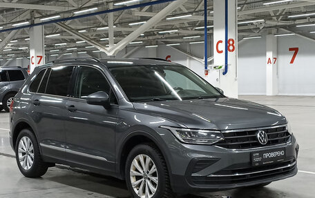 Volkswagen Tiguan II, 2021 год, 2 399 000 рублей, 7 фотография