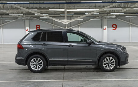 Volkswagen Tiguan II, 2021 год, 2 399 000 рублей, 8 фотография