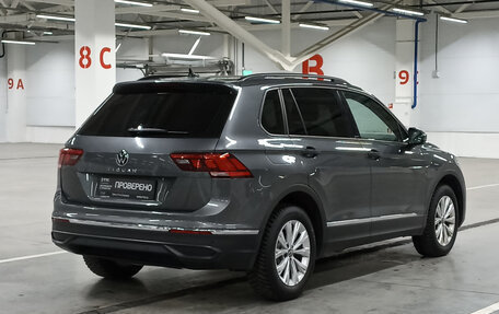Volkswagen Tiguan II, 2021 год, 2 399 000 рублей, 9 фотография