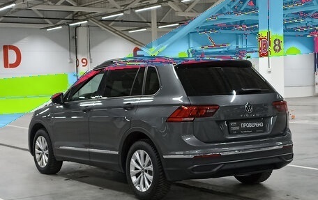 Volkswagen Tiguan II, 2021 год, 2 399 000 рублей, 11 фотография